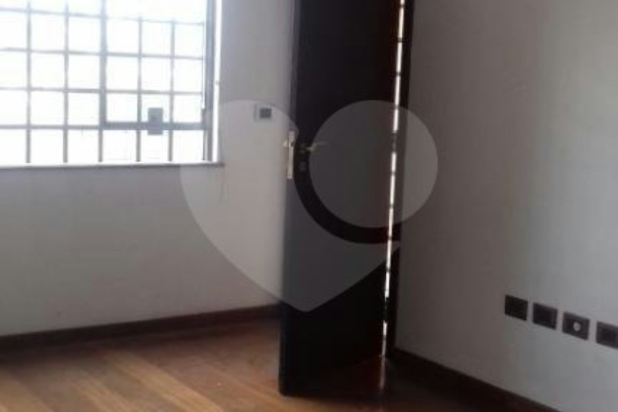 Sobrado à venda com 3 quartos, sendo 1 suíte,  em Vila Pereira Barreto, São Paulo, SP