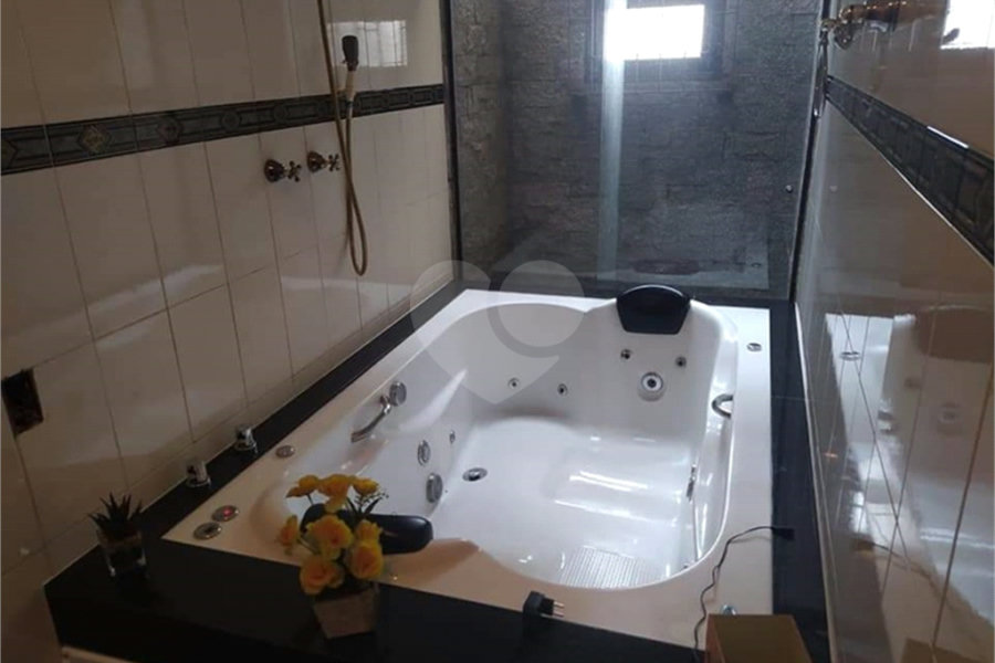 Casa à venda com 4 quartos, sendo 1 suíte, em Jardim Santa Cecília, Guarulhos, SP
