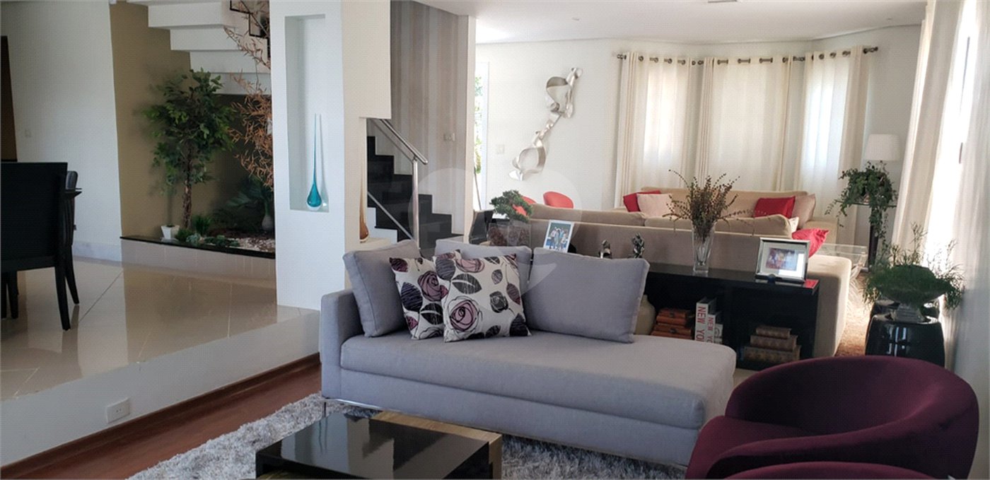 Casa à venda com 4 suítes em Pirucaia, Mairiporã, SP