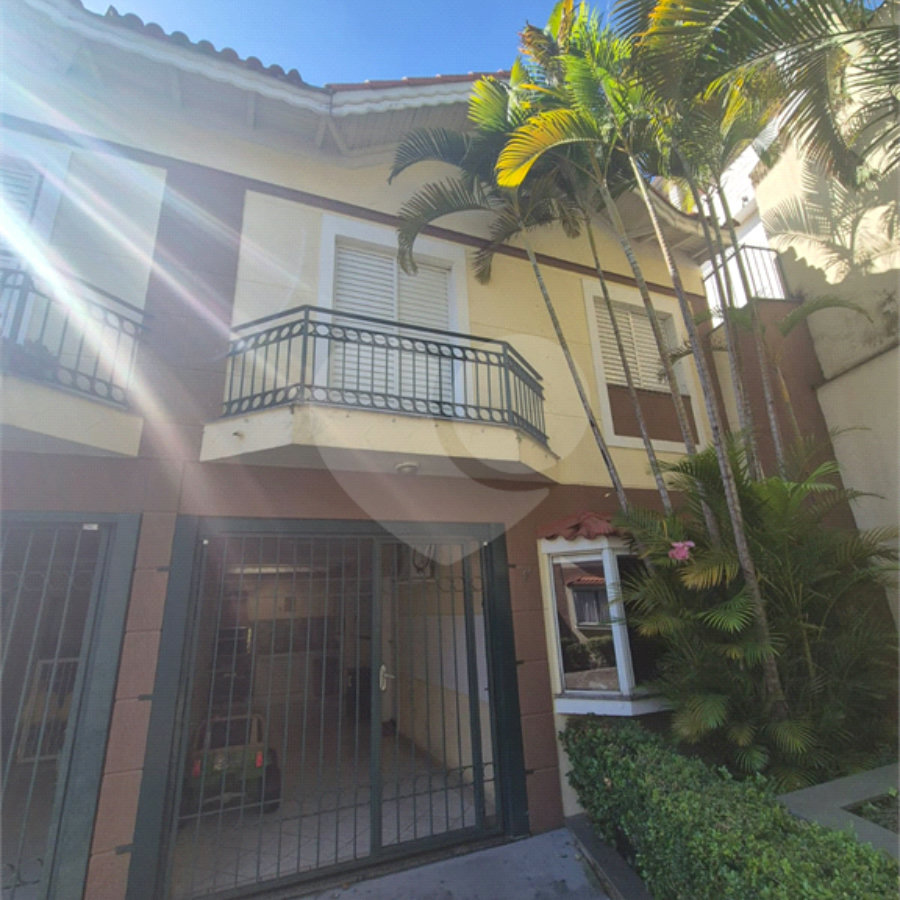 Casa à venda com 3 quartos, sendo 1 suíte, no condomínio Mariana, São Paulo - SP