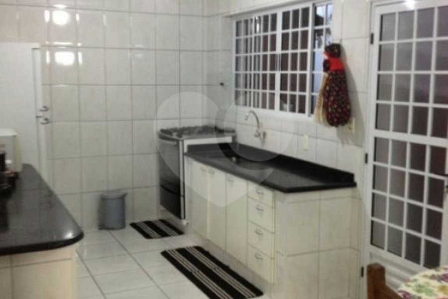 Sobrado à venda com 3 quartos, sendo 1 suíte, em Horto Florestal, São Paulo, SP