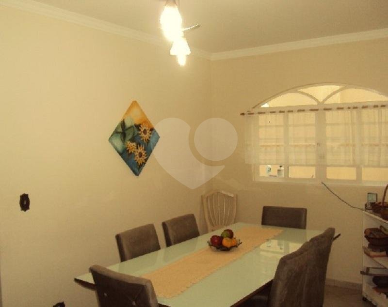 Sobrado à venda com 3 quartos, sendo 1 suíte,  em Jardim Pinheiros, São Paulo, SP