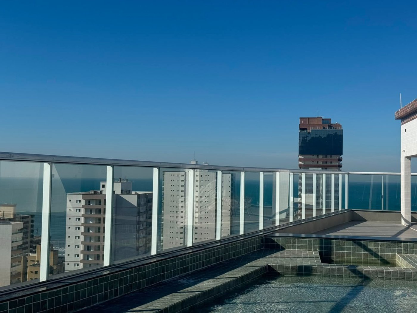 Apartamento à venda com 1 suíte em Caiçara, Praia Grande, SP