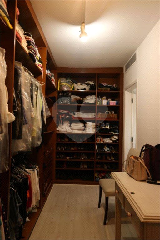 Apartamento à venda com 4 quartos, sendo 2 suítes,  em Vila Uberabinha, São Paulo, SP