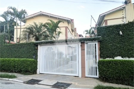 Casa à venda com 3 quartos, sendo 1 suíte, no condomínio Mariana, São Paulo - SP