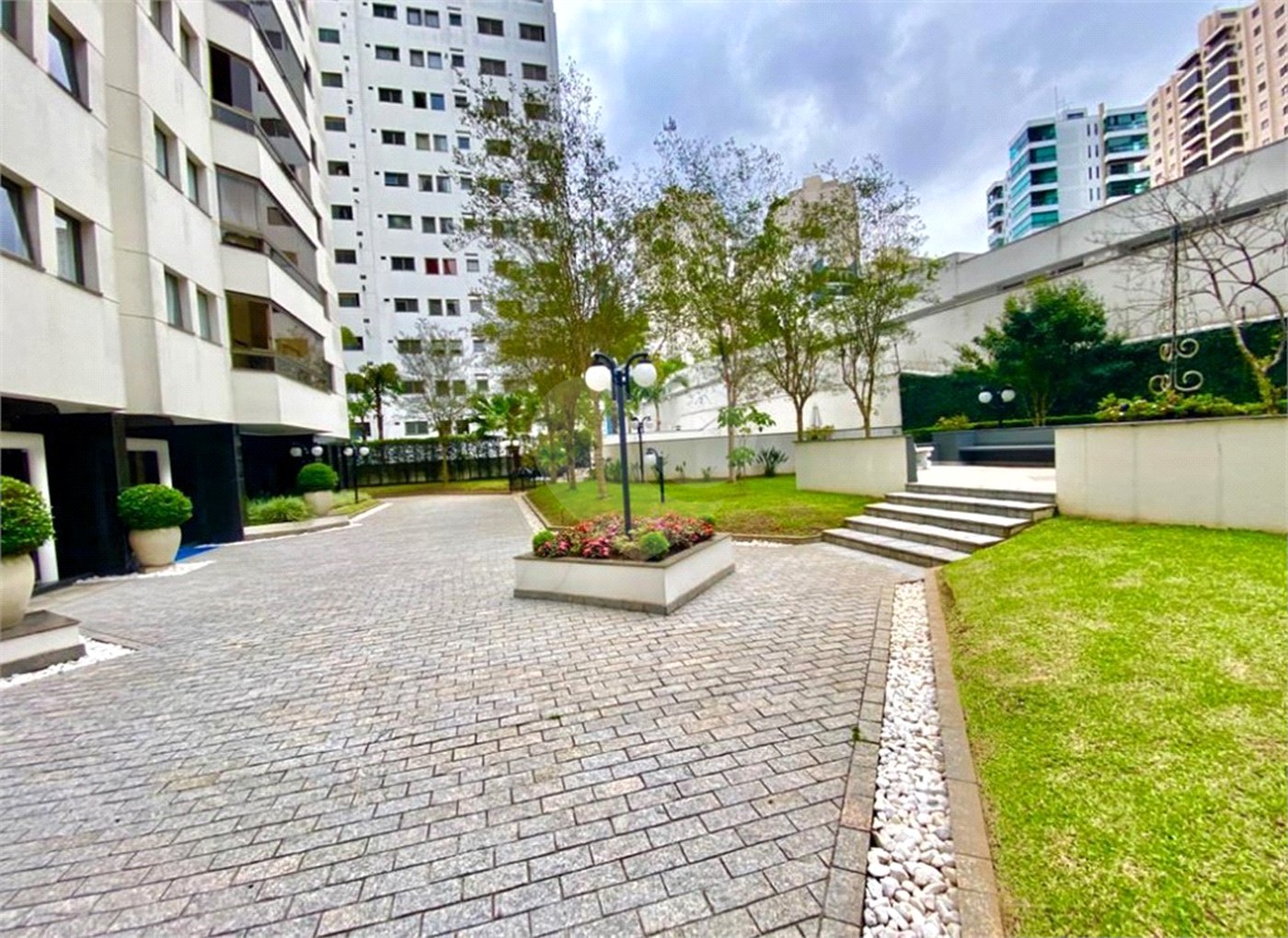 Apartamento à venda com 3 suítes em Parque Bairro Morumbi, São Paulo, SP