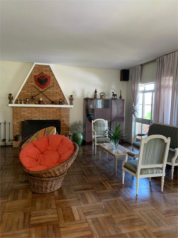 Casa à venda com 4 quartos, sendo 1 suíte, em Caxingui, São Paulo, SP