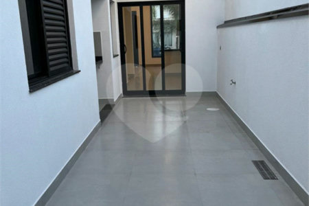 Casa à venda com 3 quartos, sendo 1 suíte, no condomínio Portal dos Sabiás, Itu - SP