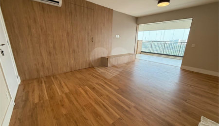 Apartamento à venda com 4 quartos, sendo 3 suítes,  em Santo Amaro, São Paulo, SP