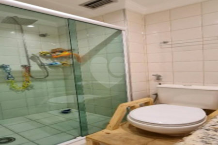 Apartamento à venda com 3 quartos, sendo 1 suíte,  em Vila Gilda, Santo André, SP
