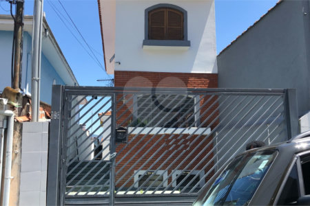 Sobrado à venda com 2 quartos em Chora Menino, São Paulo, SP