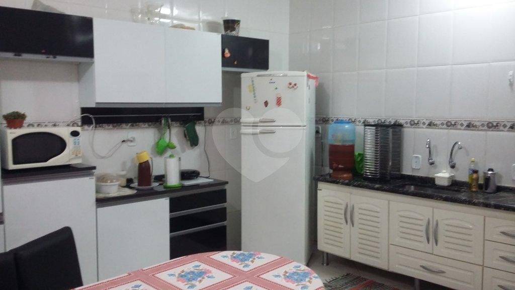 Sobrado à venda com 3 quartos em Parque Peruche, São Paulo, SP
