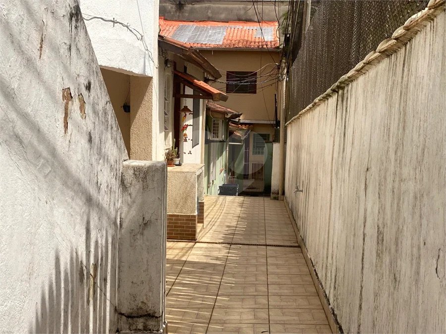 Terreno 10 X 30m,ideal para construtor, com casa principal, mais 3 casas no mesmo terreno e gerando renda, em Perdizes - São Paulo