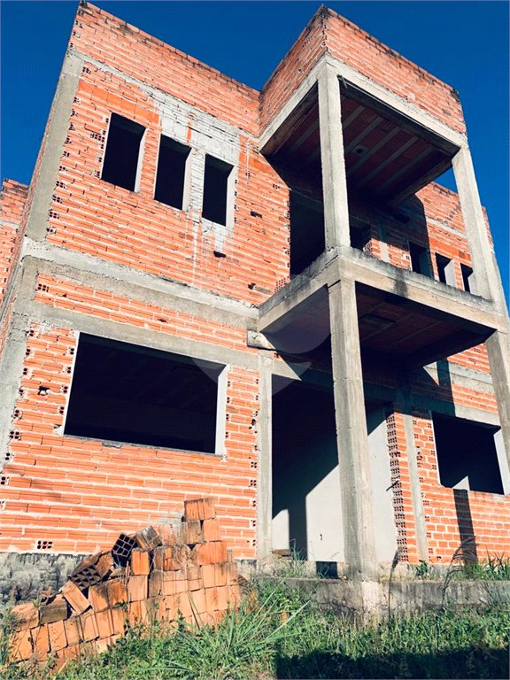 Imóvel em construção bem localizado