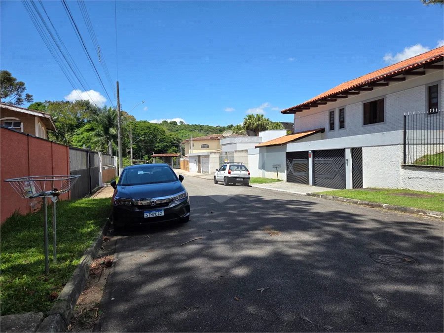Em bairro nobre está o seu maravilhoso lote em Atibaia, Venha conhecer.