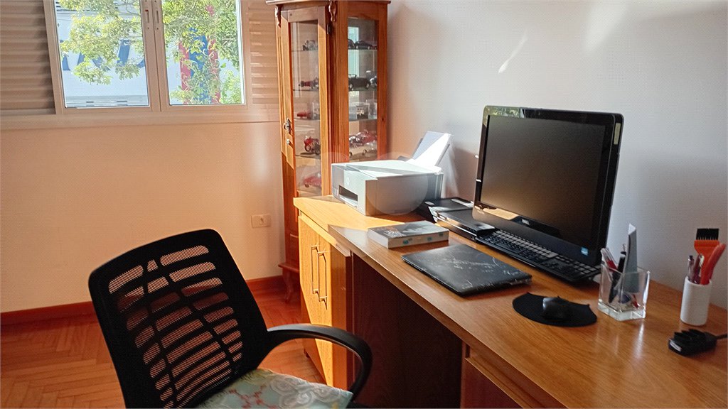Sobrado à venda com 4 quartos, sendo 2 suítes,  em Vila Gilda, Santo André, SP