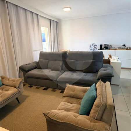 Apartamento à venda com 3 quartos, sendo 1 suíte, em Jardim Tupanci, Barueri, SP
