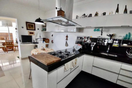 Casa à venda com 3 suítes no condomínio Aldeia da Mata, Votorantim - SP
