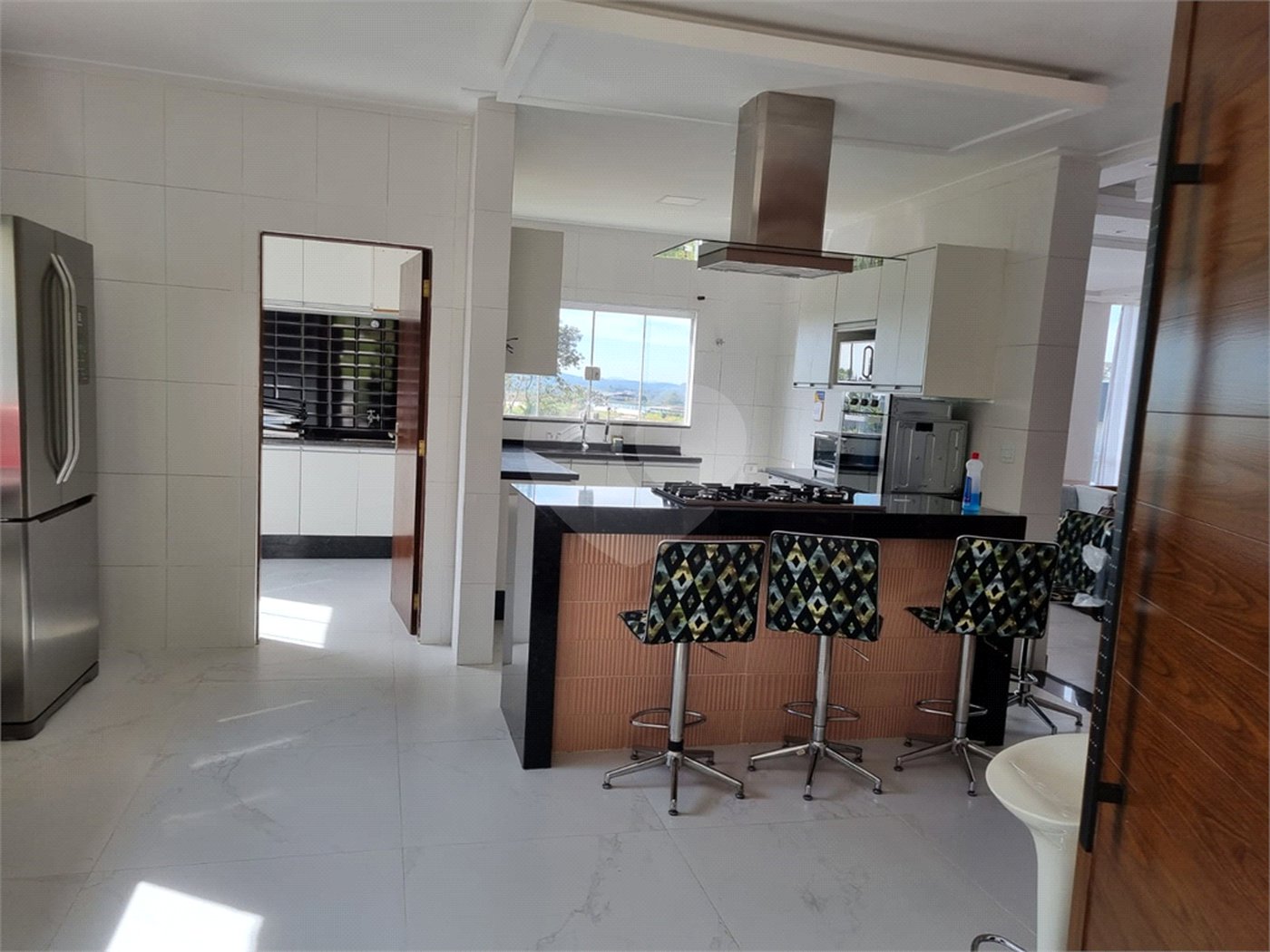 Casa à venda com 4 quartos, sendo 1 suíte, no condomínio Clube Florada Suzano, Suzano - SP