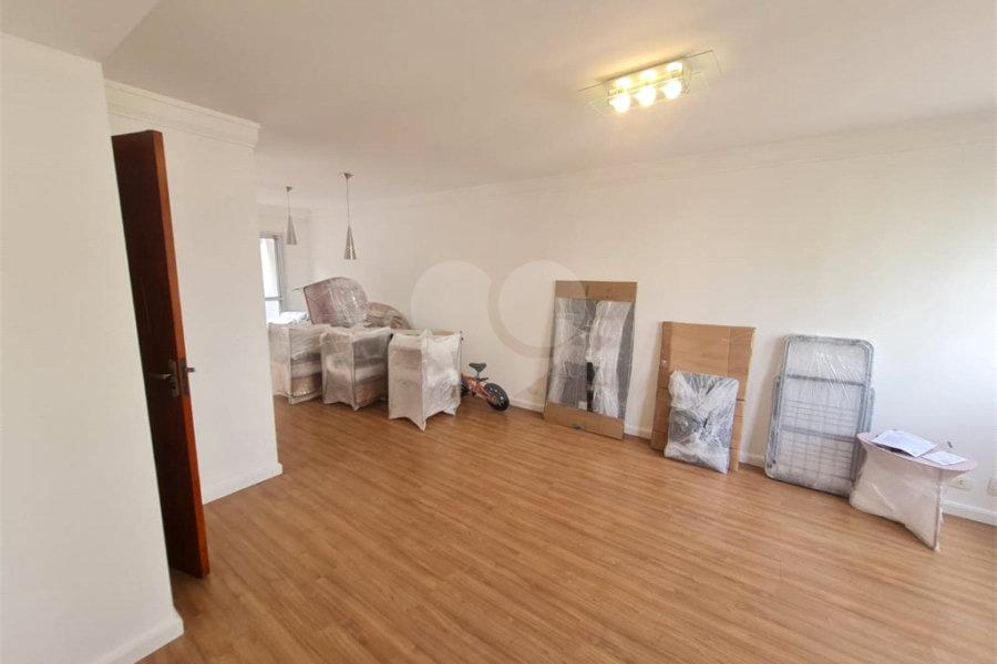 Casa à venda com 3 quartos, sendo 1 suíte, no condomínio Jardim Itatinga II, São Paulo - SP