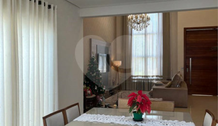 Casa à venda com 3 suítes no condomínio Jardim Residencial Alto de Itaici, Indaiatuba - SP