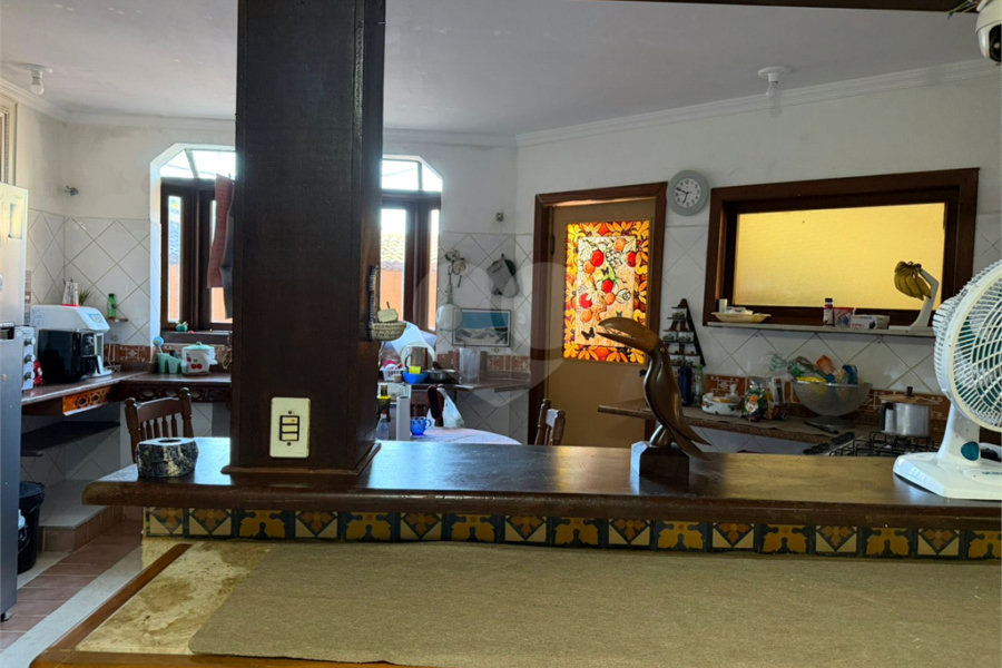 Casa à venda com 6 suítes em Massaguaçu, Caraguatatuba, SP