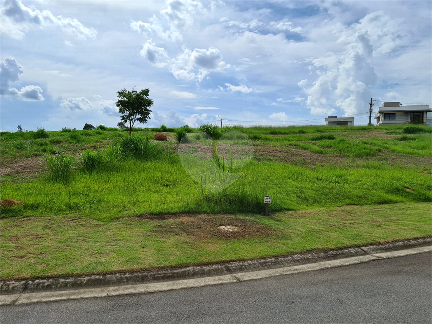 Terreno à venda no condomínio Residencial Campo de Toscana, Vinhedo - SP