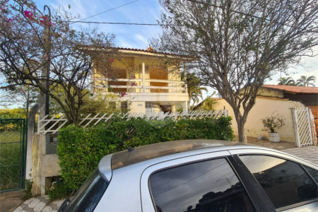 Casa à venda com 3 quartos, sendo 1 suíte, no Centro, Araçoiaba da Serra, SP