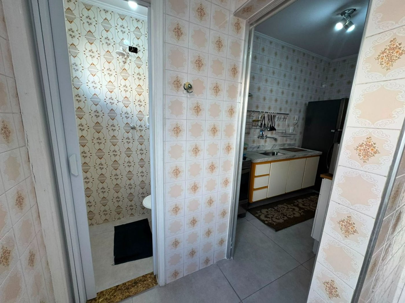 Apartamento com 3 dormitórios à venda, 70 m² por R$ 315.000,00 - Jardim São Miguel - Guarujá/SP