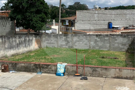 Casa Térrea à venda com 3 quartos no Centro, Poá, SP