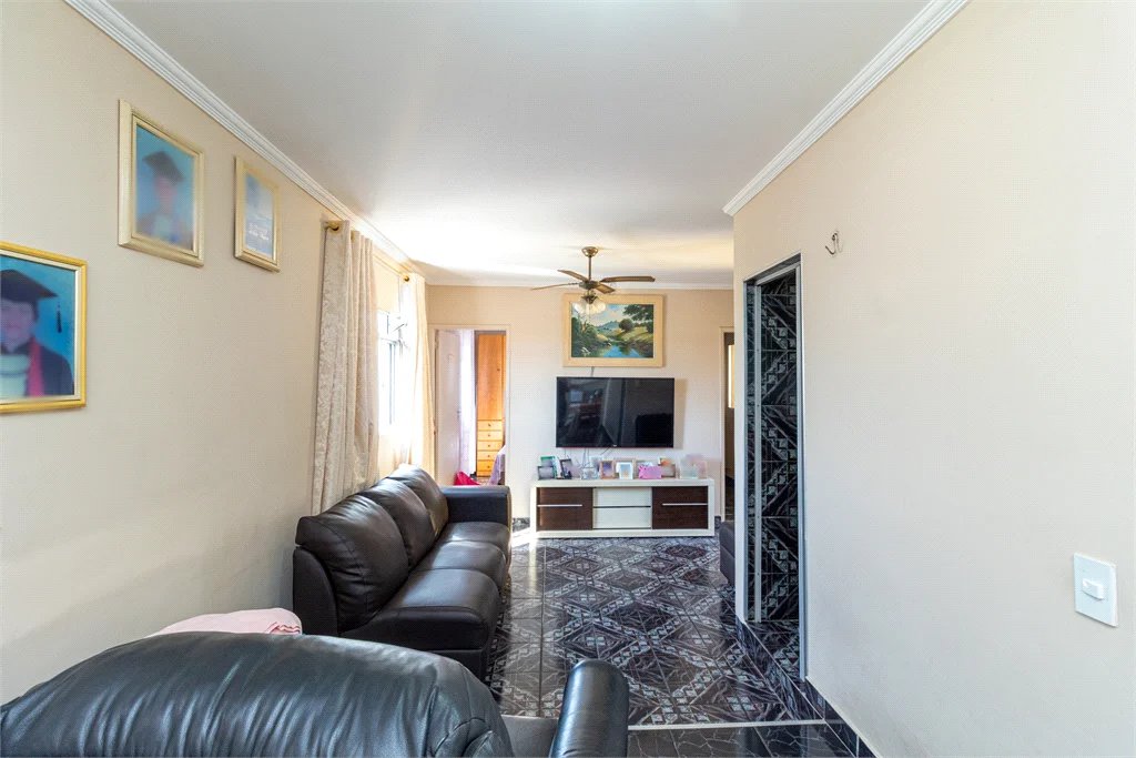 Casa à venda com 3 quartos, sendo 1 suíte, em Jardim Paris, São Paulo, SP