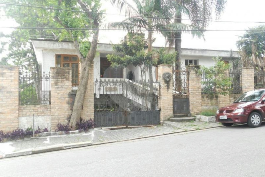 Sobrado à venda com 5 quartos, sendo 1 suíte, em Tremembé, São Paulo, SP
