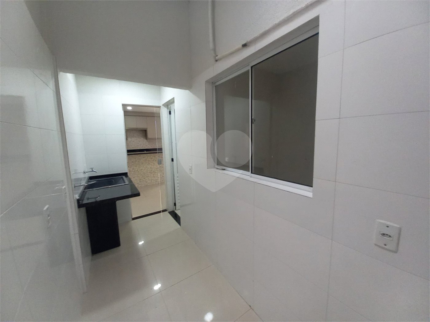 Casa à venda com 3 quartos, sendo 1 suíte, no condomínio Terra Nova, Várzea Grande - MT