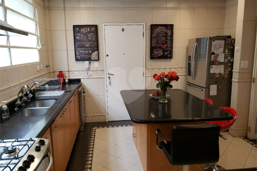 Apartamento à venda com 3 quartos, sendo 1 suíte,  em Jardim América, São Paulo, SP
