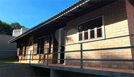 Casa à venda com 3 quartos, sendo 1 suíte, no condomínio Alpes da Cantareira, Mairiporã - SP