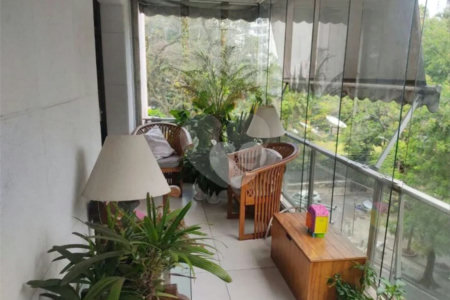 Apartamento à venda com 4 quartos, sendo 2 suítes, em Cosme Velho, Rio de Janeiro, RJ