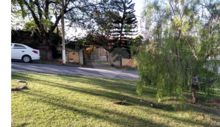 Casa à venda com 3 quartos, sendo 1 suíte,  no Centro, Vinhedo, SP