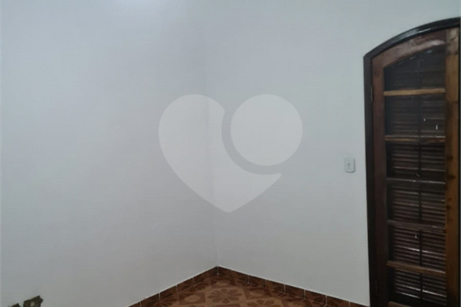 Chácara à venda com 4 quartos, sendo 2 suítes, em Jaraguá, São Paulo, SP