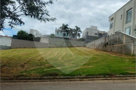 Terreno à venda no condomínio Figueira Garden, Atibaia - SP
