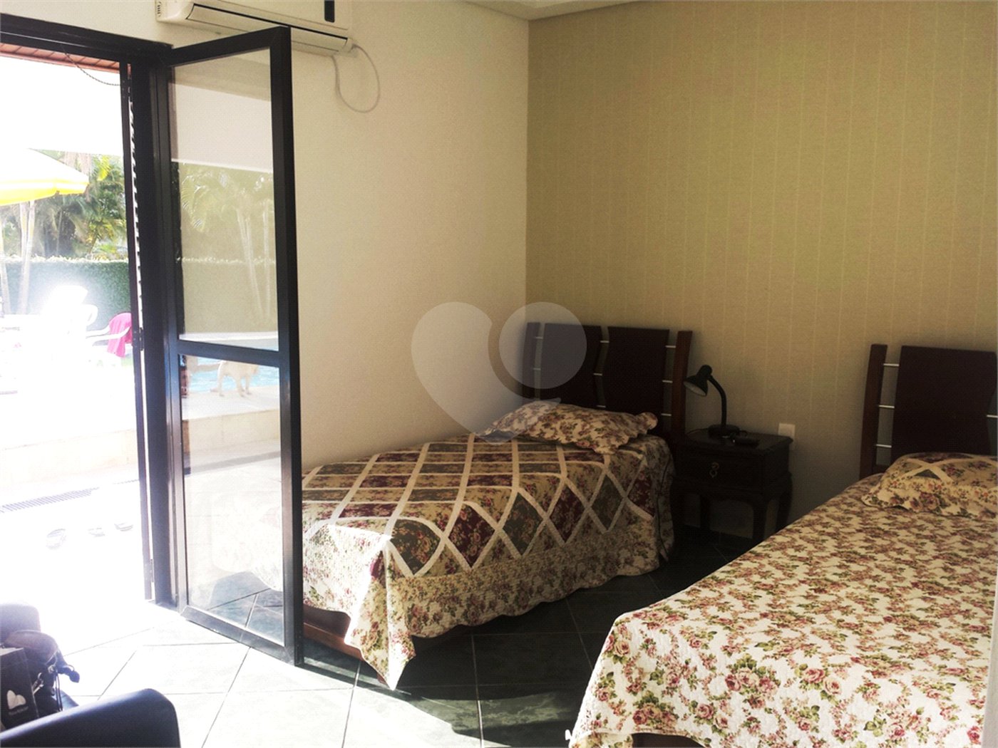 Casa à venda com 8 quartos, sendo 6 suítes,  no condomínio Acapulco, Guarujá - SP