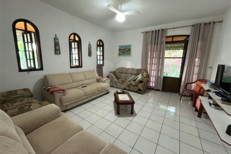 Casa em condomínio à venda com 3 quartos, sendo 1 suíte,  no Centro, Bom Jesus dos Perdões, SP