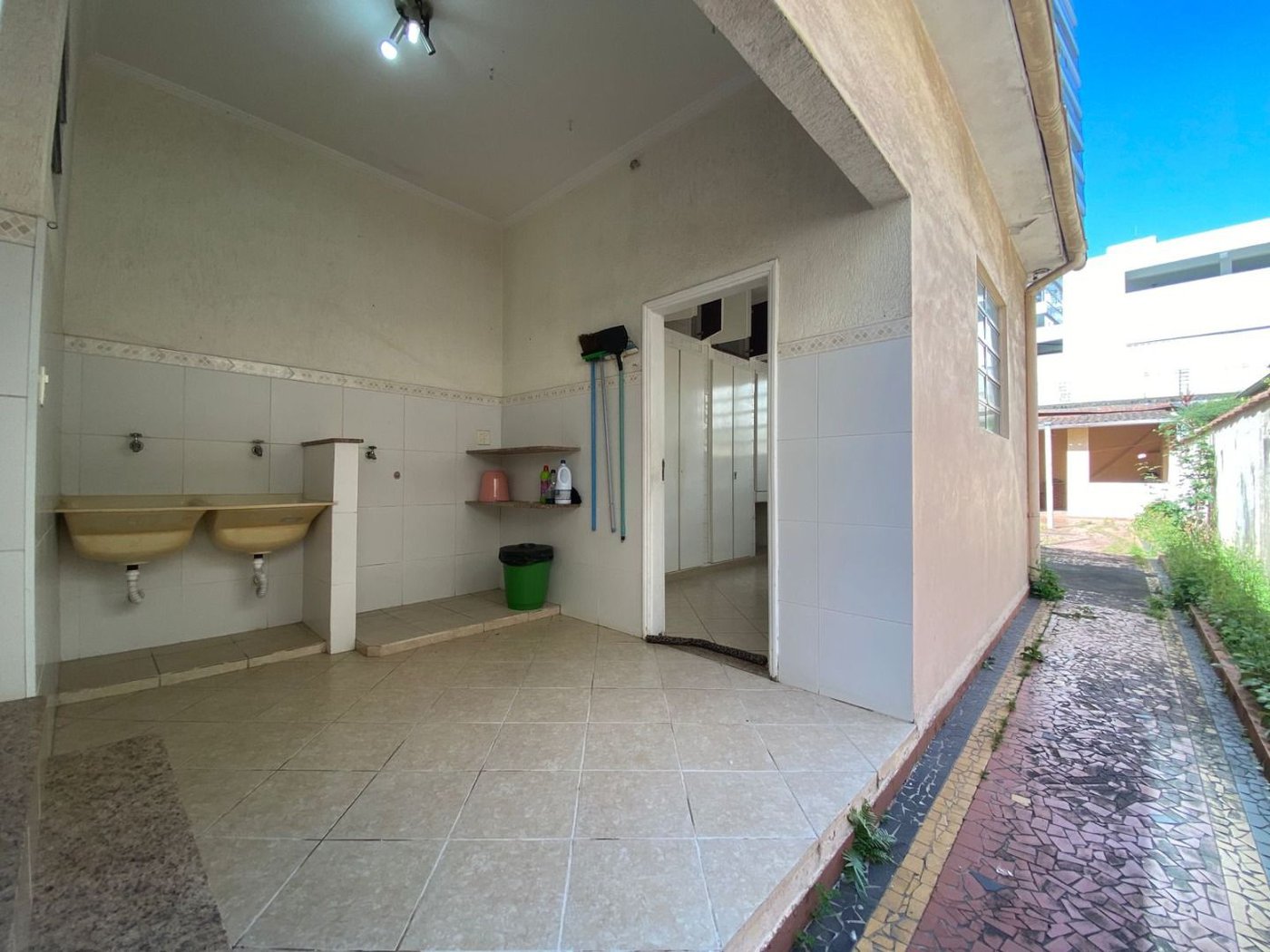 Casa com 3 dormitórios para alugar, 197 m² por R$ 8.500/mês - Embaré - Santos/SP