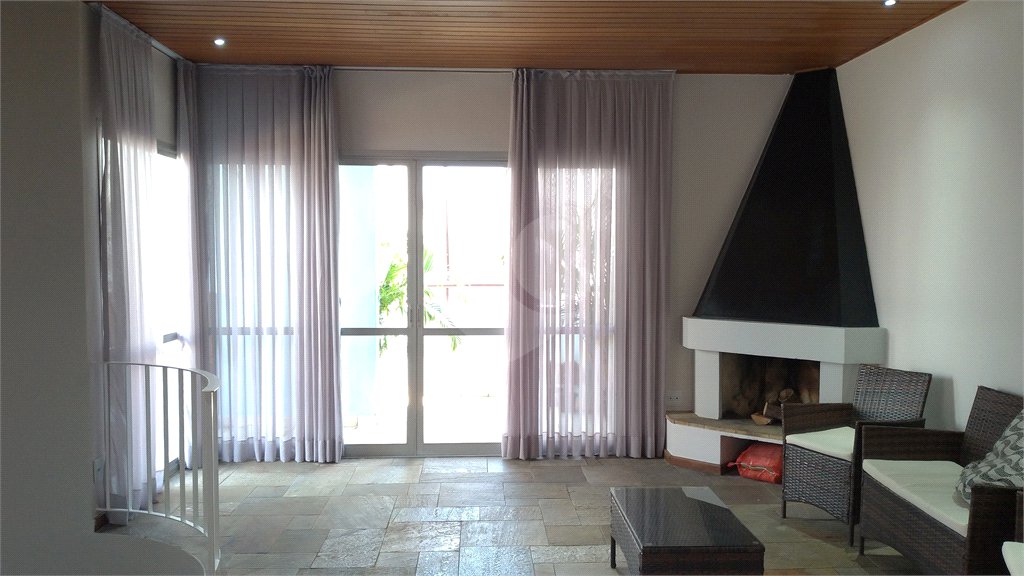 Cobertura à venda com 4 quartos, sendo 3 suítes,  em Vila Andrade, São Paulo, SP