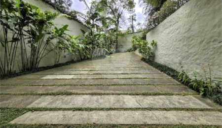 Sobrado à venda com 5 suítes em Paineiras do Morumbi, São Paulo, SP