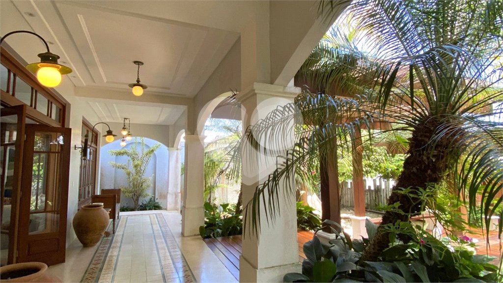 Casa à venda com 1 quarto, sendo 3 suítes, no Centro, Porto Seguro, BA