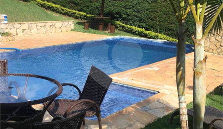 Casa à venda com 3 quartos, sendo 1 suíte, no condomínio Vista Alegre, Bom Jesus dos Perdões - SP