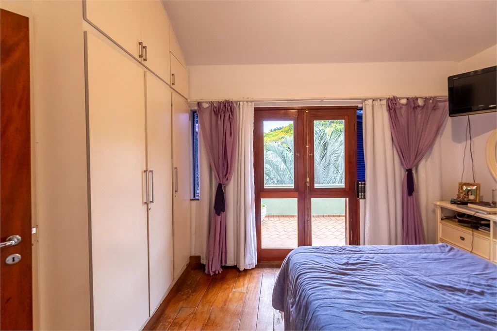 Casa à venda com 4 quartos, sendo 2 suítes, em Brooklin Paulista, São Paulo, SP