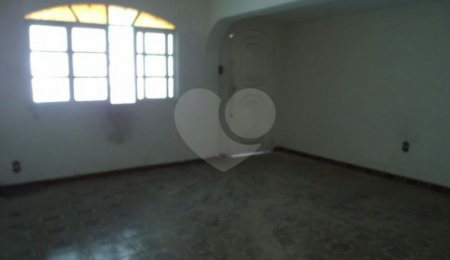 Casa Térrea à venda com 6 quartos em Imirim, São Paulo, SP