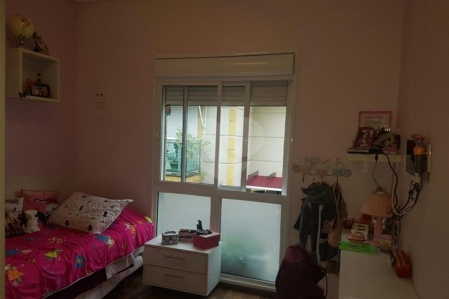 Sobrado à venda com 4 quartos, sendo 2 suítes, em Santana, São Paulo, SP