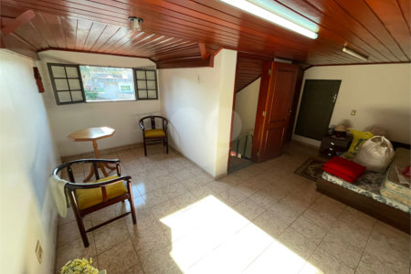 Excelente casa no Parque Santa Marta.